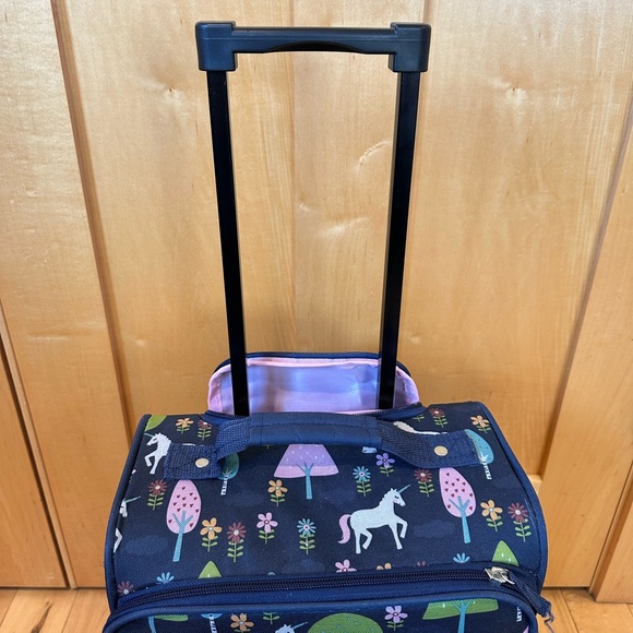 Girls 18” Unicorn suitcase - Picture 5 of 8